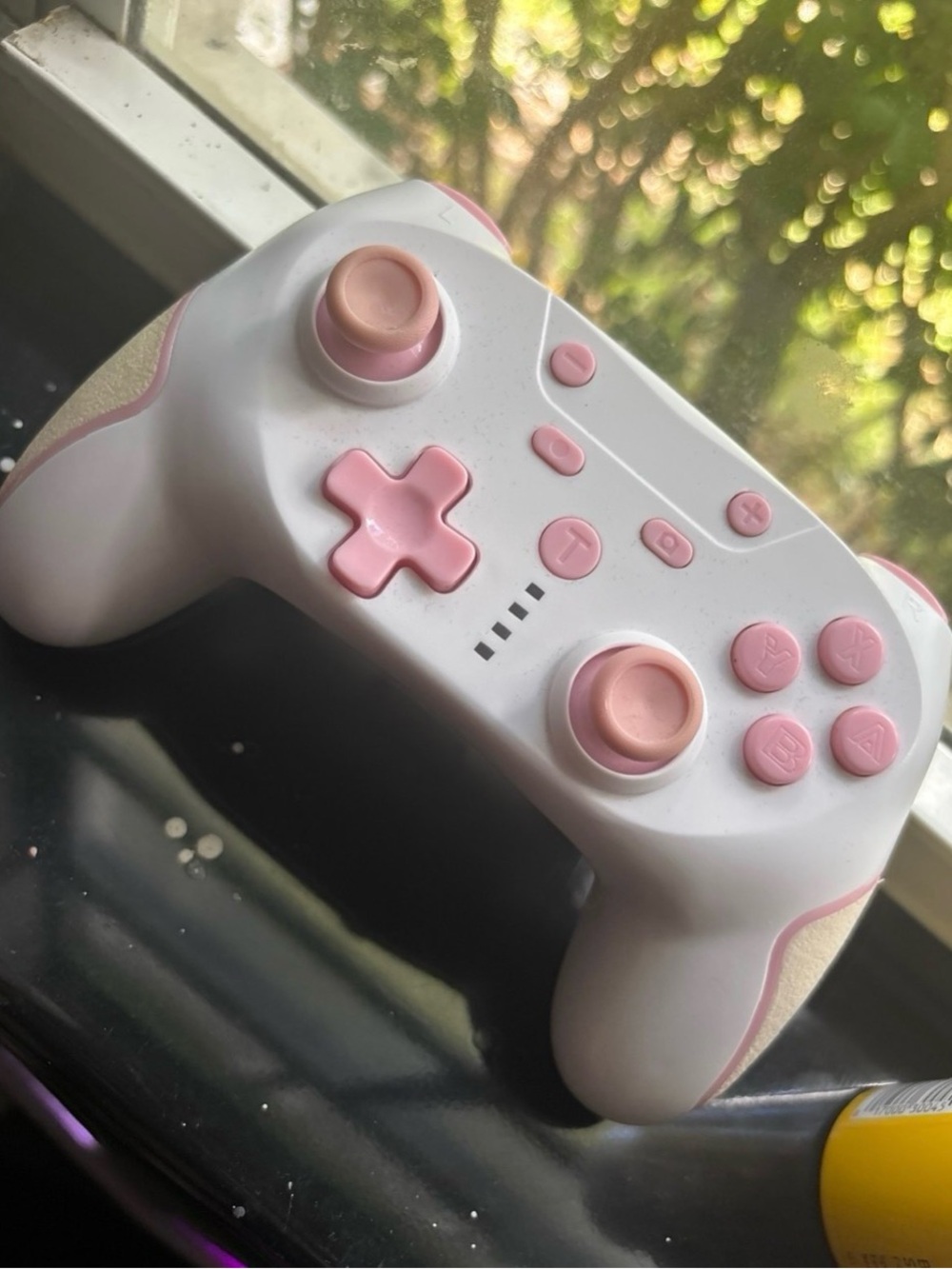 White & Pink Wireless Game Controller - Stylish Precision Gaming